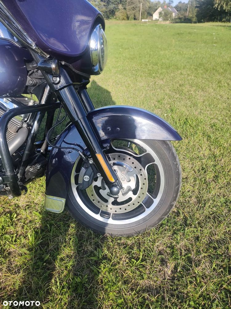 Harley-Davidson FLH Electra Glide - 14