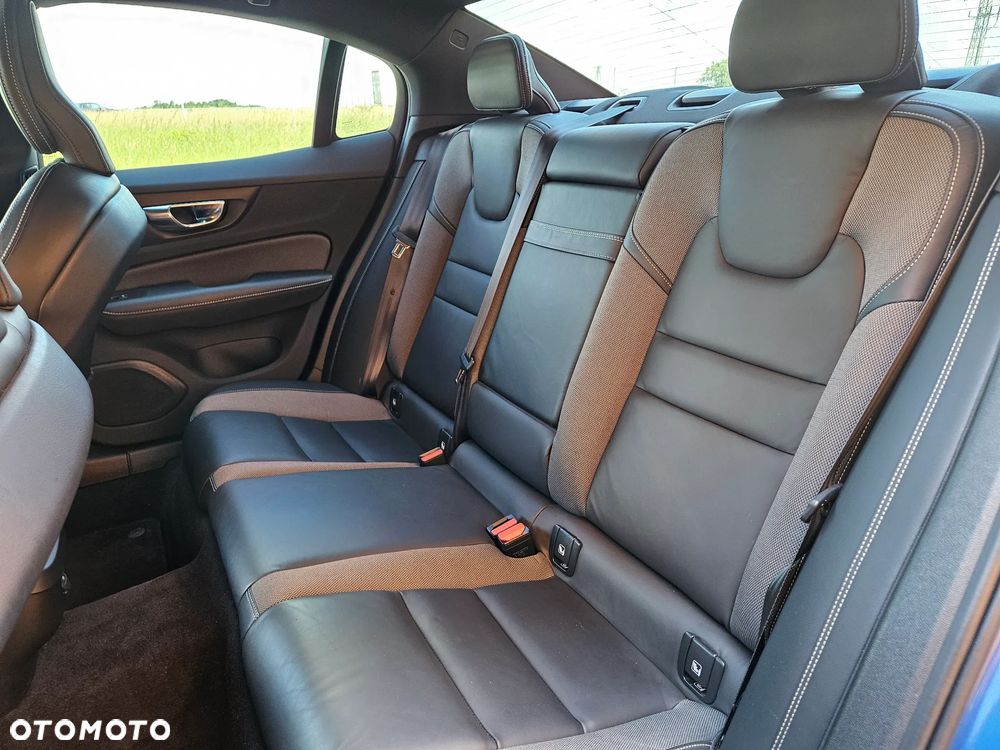 Volvo S60 B4 B R-Design - 8