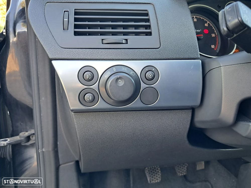 Opel Astra 1.7 CDTi Cosmo ecoFLEX - 23