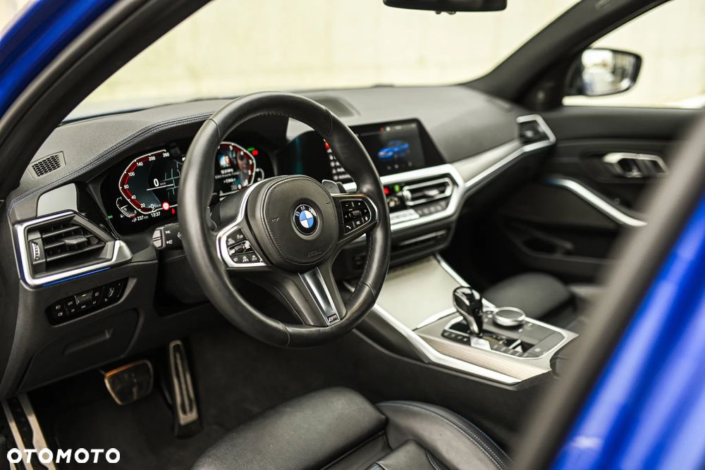 BMW Seria 3 330e M Sport - 26