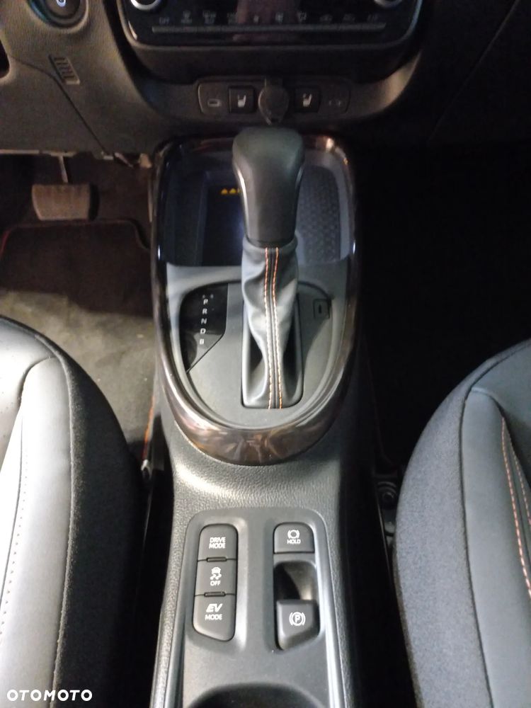 Toyota Aygo X Hybrid 1.5 Style e-CVT - 13