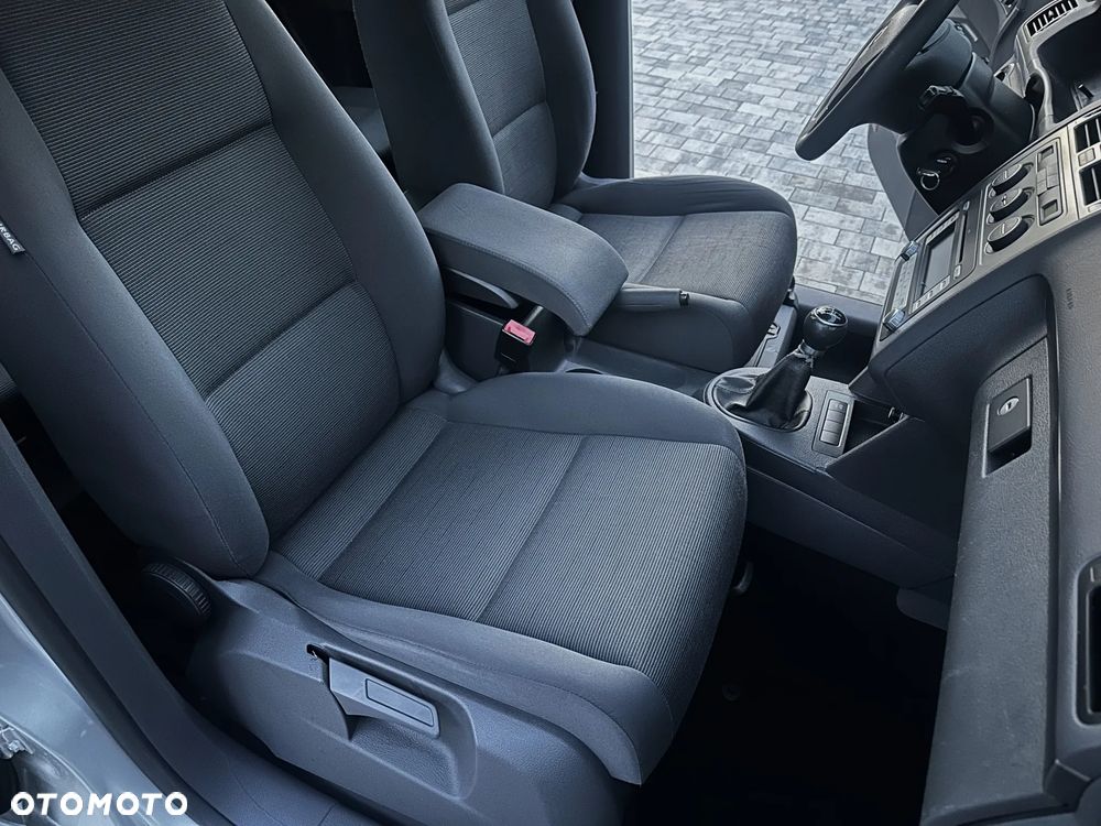 Volkswagen Touran - 9