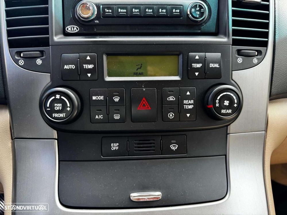 Kia Carnival 2.9 CRDi VGT LX - 16