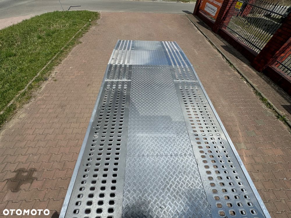 Mercedes-Benz Sprinter - 15