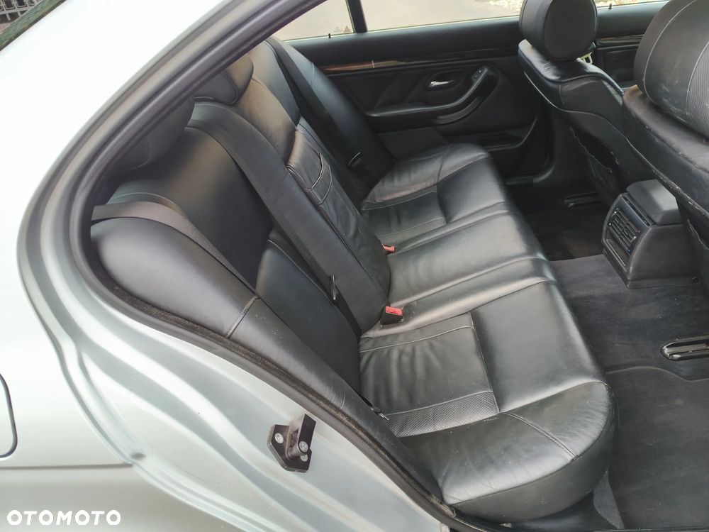 BMW Seria 5 - 11
