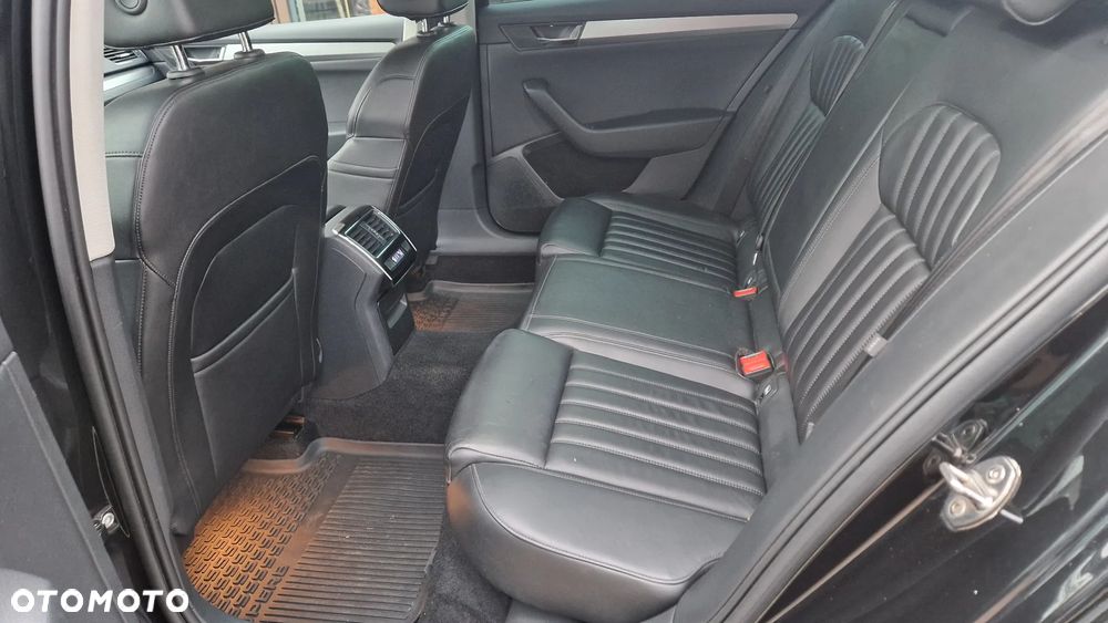 Skoda Superb 1.6 TDI GreenLine - 30