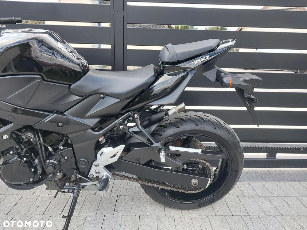 Suzuki GSR - 7