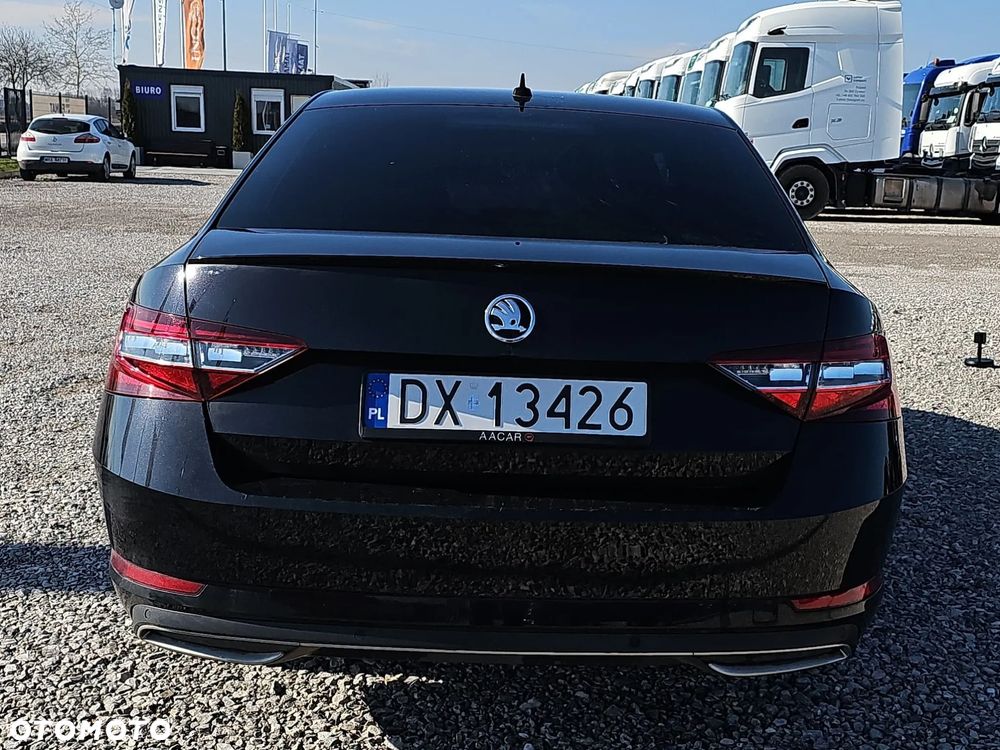 Skoda Superb 2.0 TDI Sportline DSG - 6