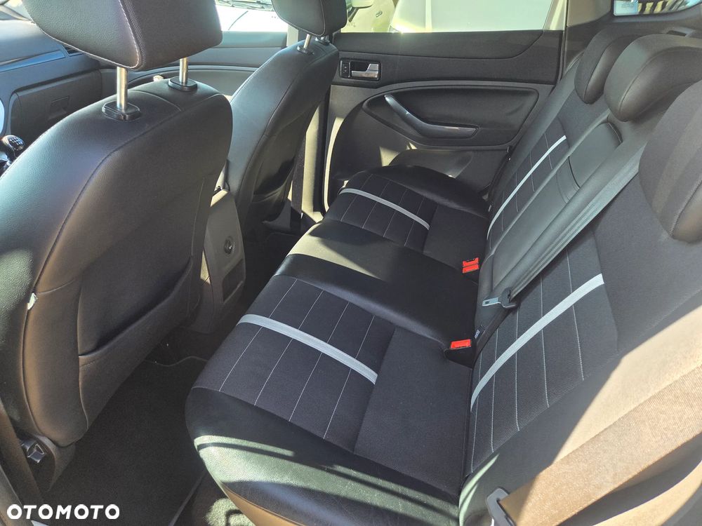 Ford Kuga 2.0 TDCi 4x4 Titanium - 16