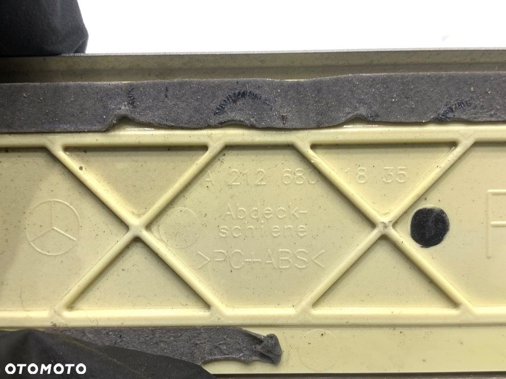 LISTWA NAKŁADKA PROGOWA PRZÓD PRAWA  MERCEDES-BENZ CLS Shooting Brake (X218) 2012 - 2017 CLS 350 d - 5