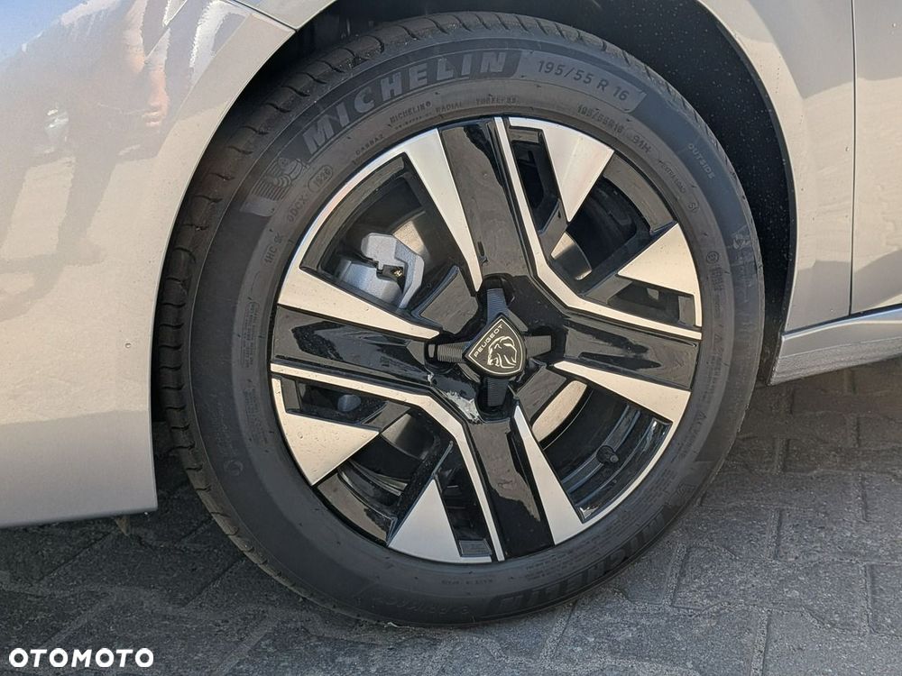 Peugeot 208 - 19