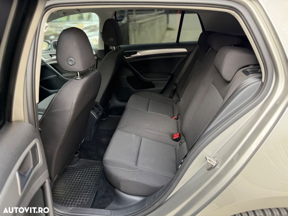 Volkswagen Golf 1.6 TDI Comfortline - 12