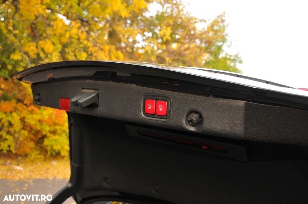 Mercedes-Benz E - 12