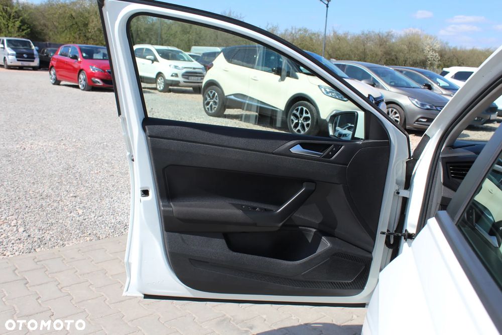 Volkswagen Polo 1.0 Life - 25