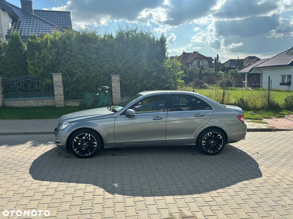 Mercedes-Benz Klasa C 220 CDI BlueEff Edition Avantgarde - 2
