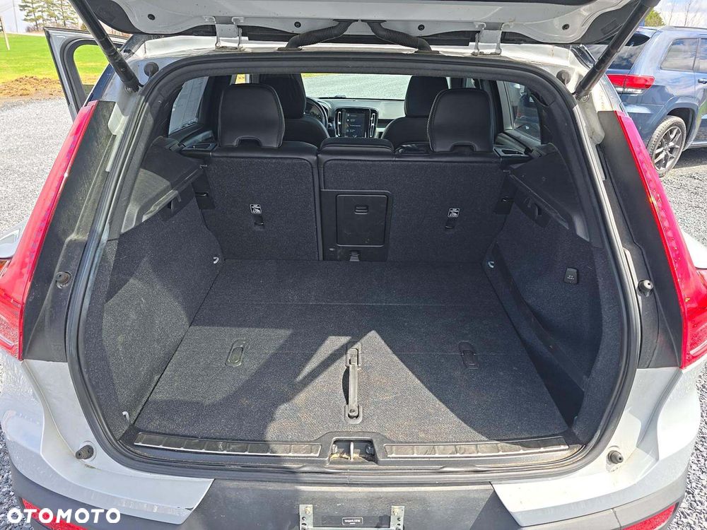 Volvo XC 40 T5 AWD R-Design - 9