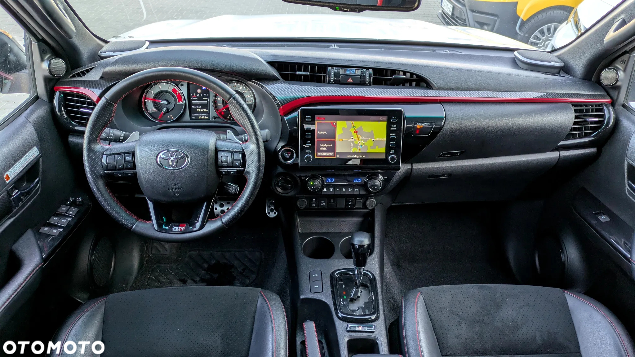 Toyota Hilux 2.8 D-4D Double Cab GR Sport 4x4 - 16
