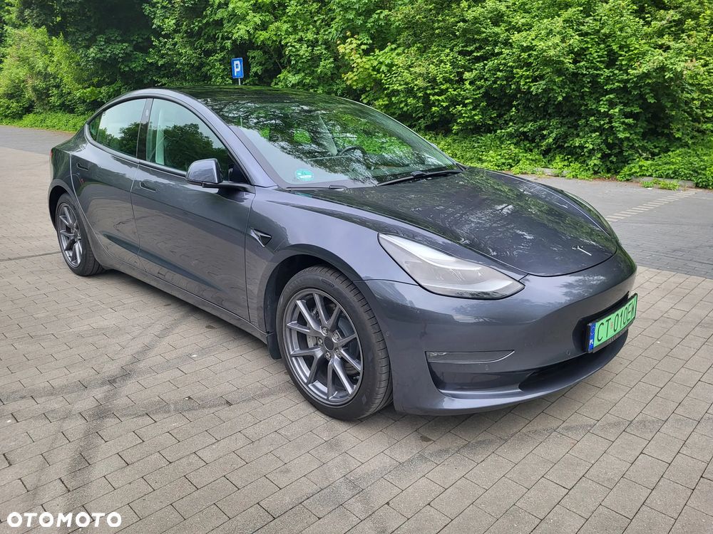 Tesla Model 3 - 2