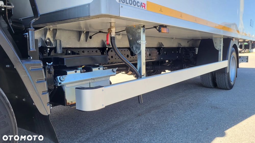 Mitsubishi Canter Fuso /Chłodnia/Mroźnia/kontener/ Izoterma/ Agregat Thermo King 450 e / Winda DHOLLANDIA 1500 KG / Mały przebieg tylko 91 tys Polski Salon ! - 13