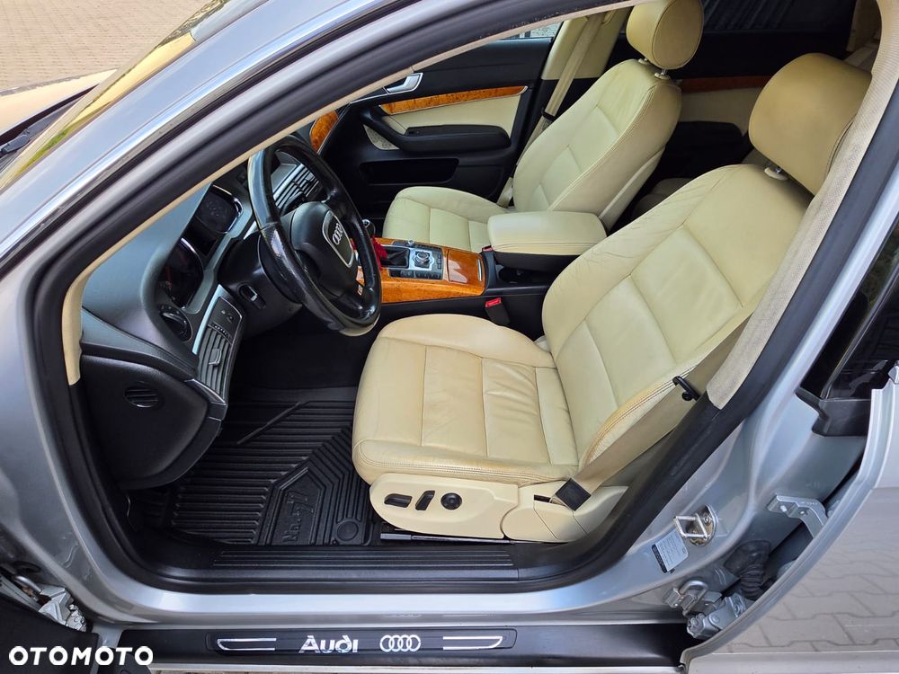 Audi A6 Limousine 2.4 - 12