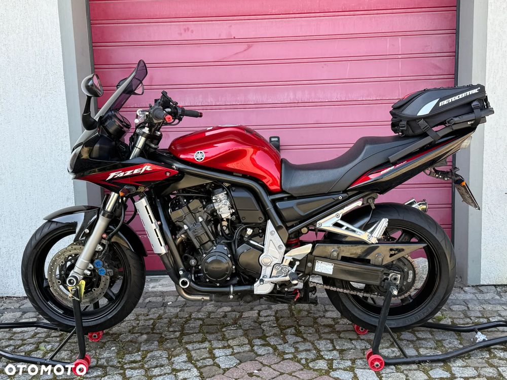 Yamaha FZS - 1
