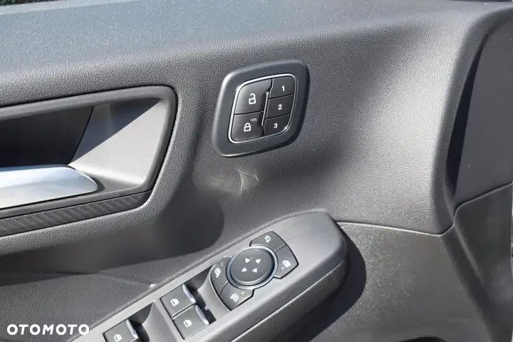 Ford Kuga - 11