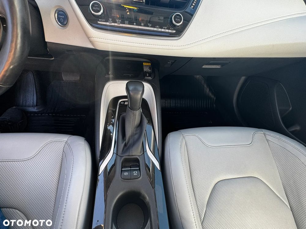 Toyota Corolla 2.0 Hybrid Executive - 11