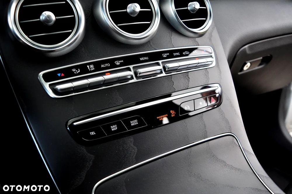 Mercedes-Benz GLC 200 d 4Matic 9G-TRONIC AMG Line - 32