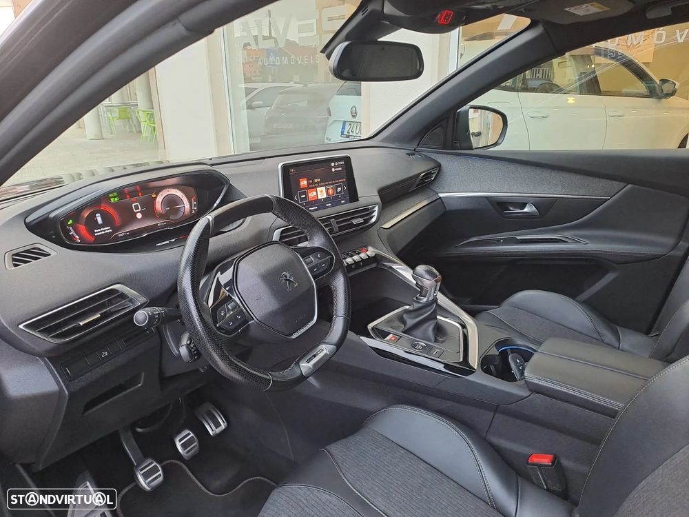 Peugeot 3008 PureTech 130 Stop & Start GPF Allure Pack - 8