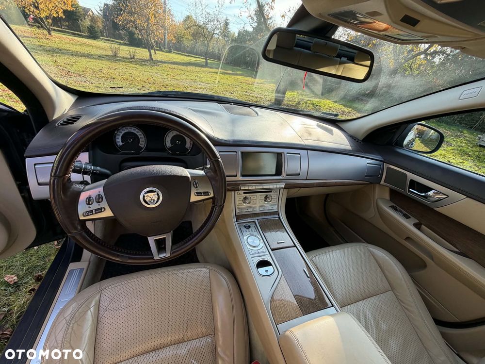 Jaguar XF 4.2 V8 Premium Luxury - 13