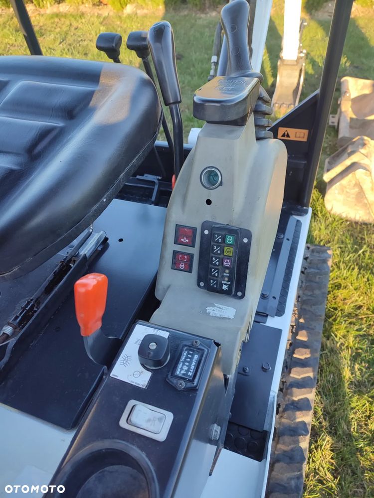 Bobcat E14 - 22