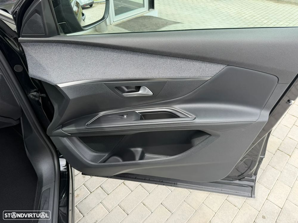 Peugeot 5008 1.5 BlueHDi Allure EAT8 - 24