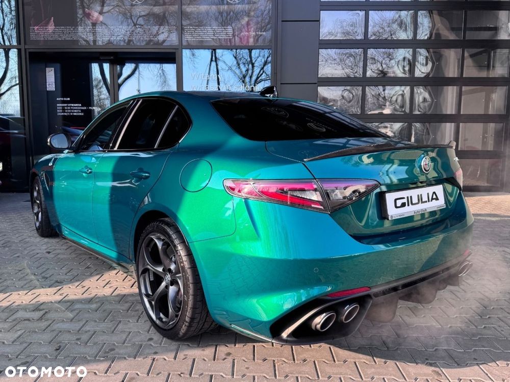 Alfa Romeo Giulia - 10