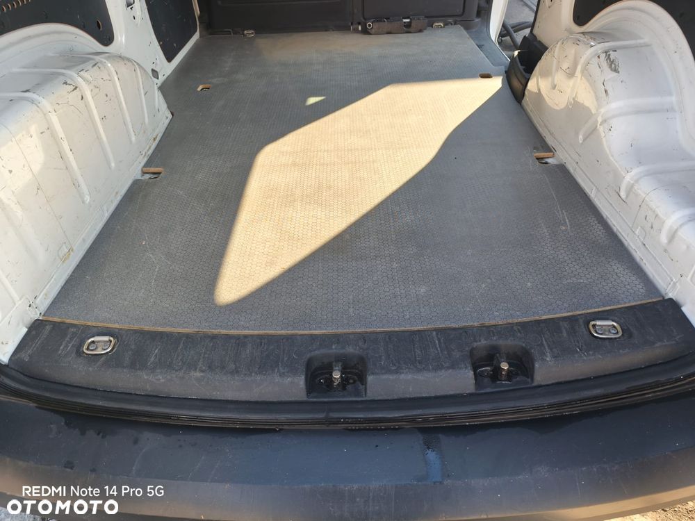 Volkswagen Caddy - 18