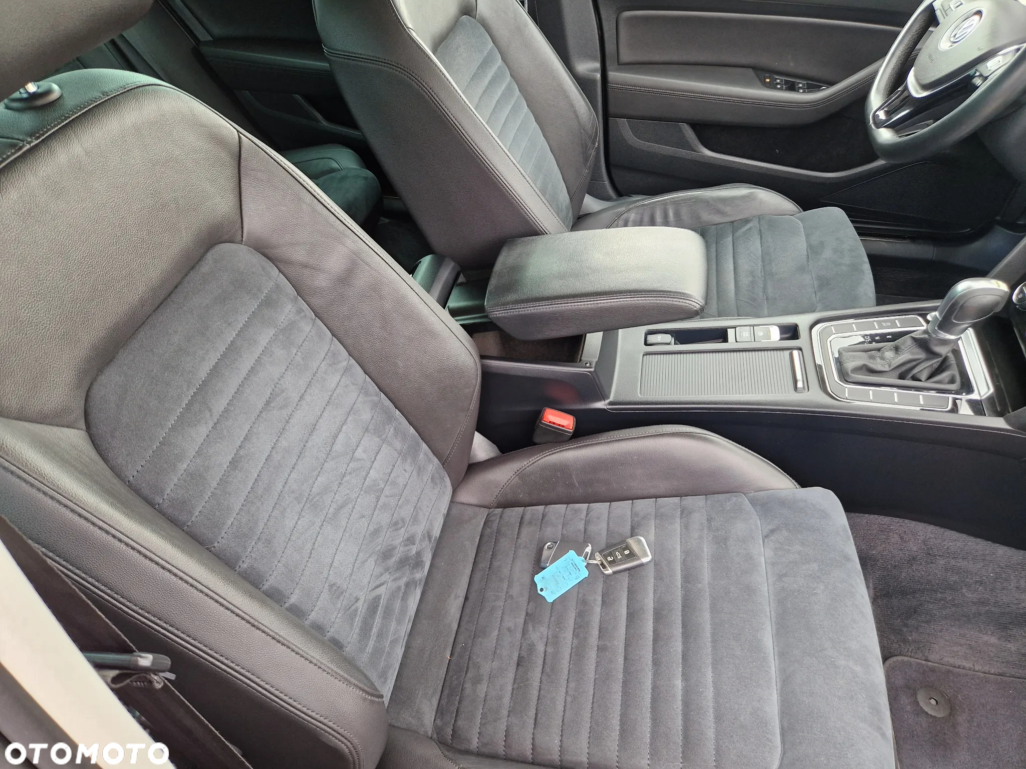 Volkswagen Passat Variant 2.0 TDI SCR DSG Highline - 21