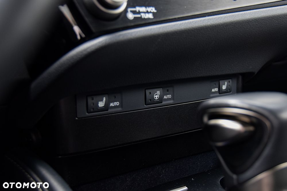 Lexus ES 300h Business Edition - 13