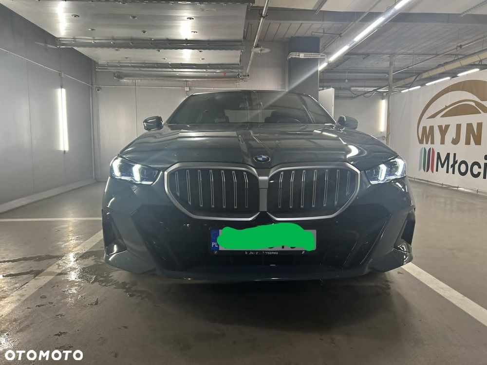 BMW Seria 5 520i mHEV M Sport - 6