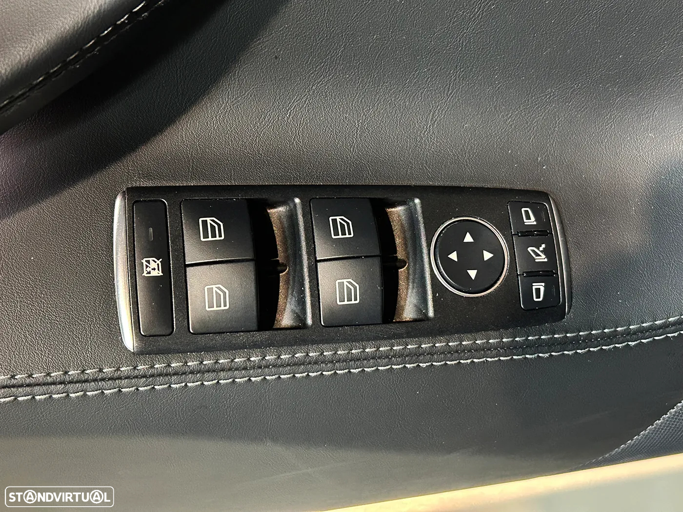 Tesla Model S - 24