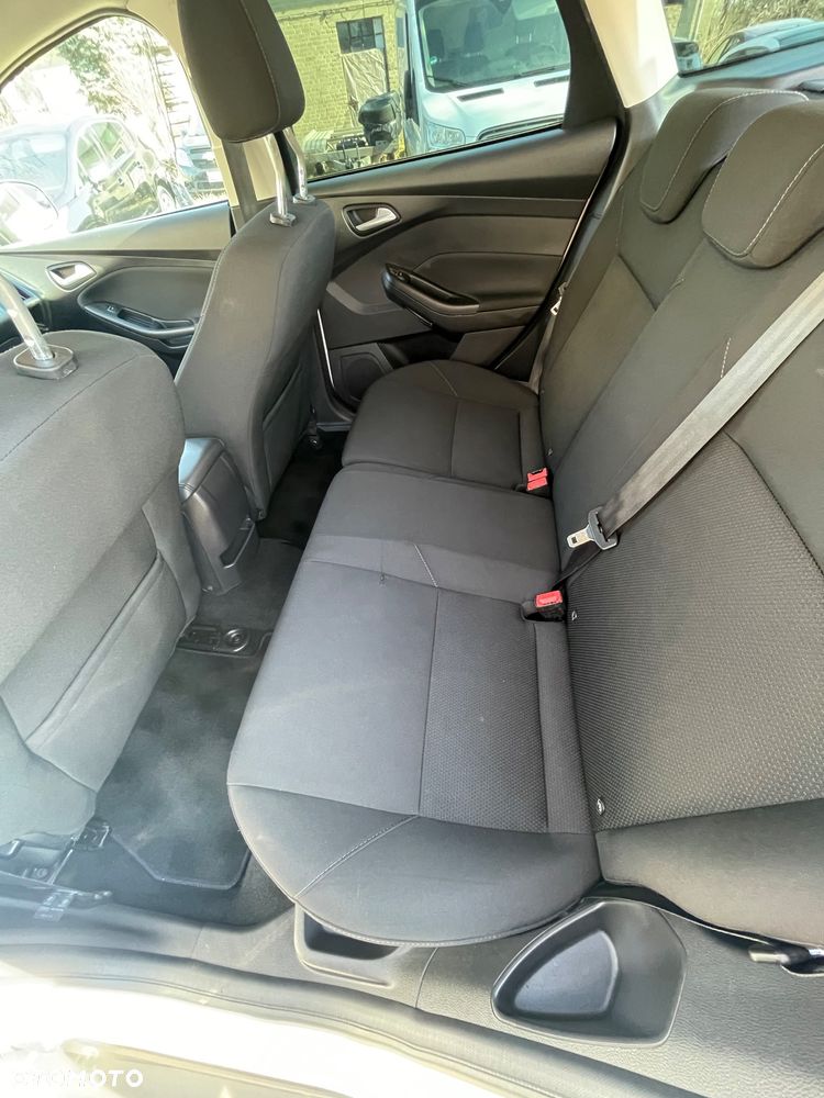 Ford Focus 1.6 TDCi DPF Titanium - 9