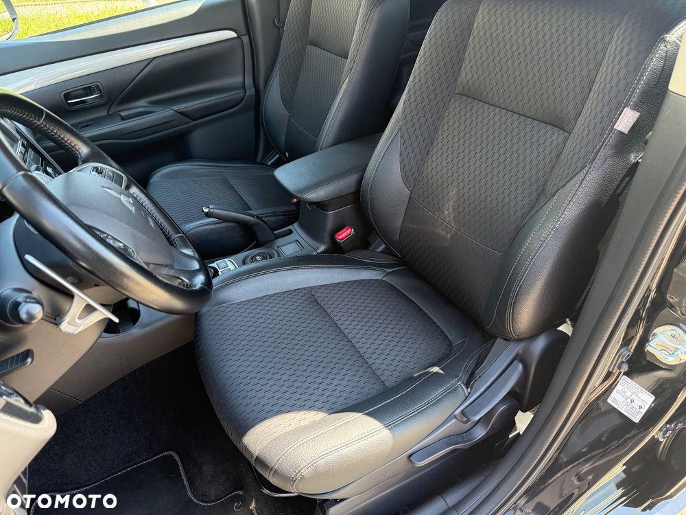 Mitsubishi Outlander 2.0 4WD Plus - 12