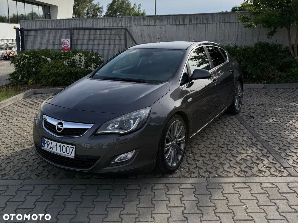 Opel Astra 1.6 Turbo Innovation - 1