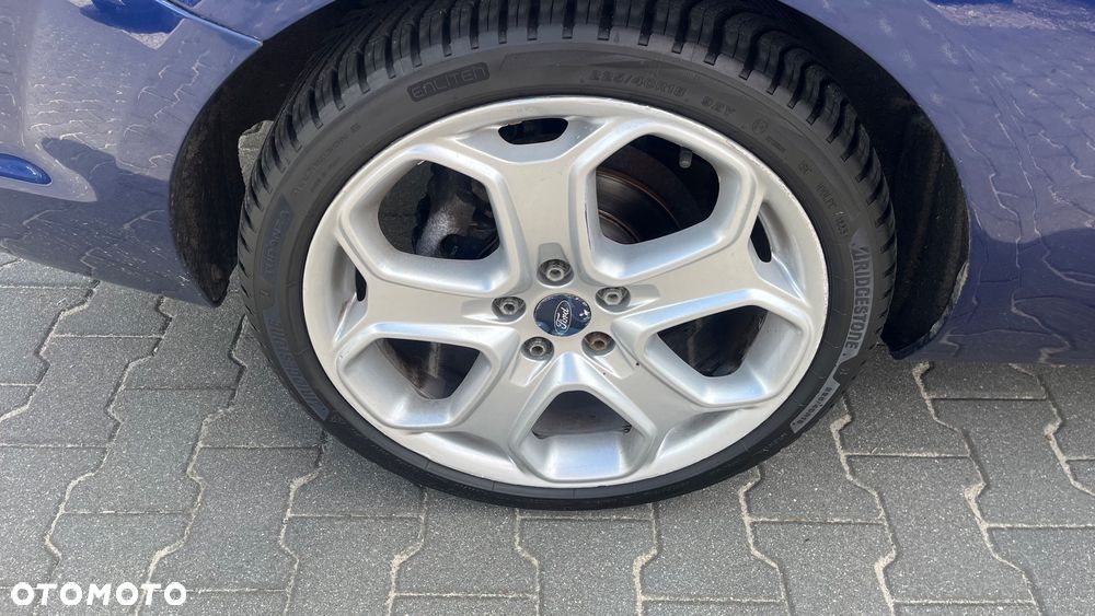 Ford Focus CC 2.0 16V Titanium - 10