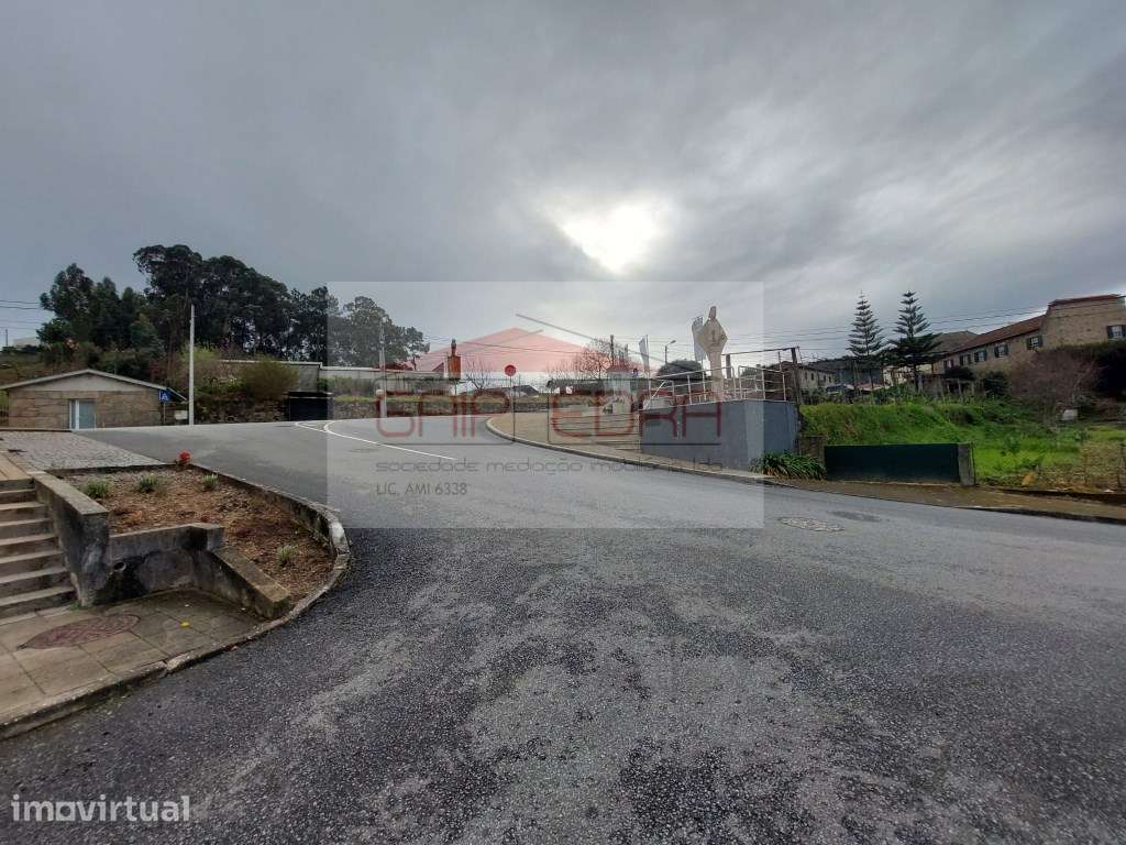 Terreno urbano com acesso pavimentado em Louredo - Grande imagem: 5/7
