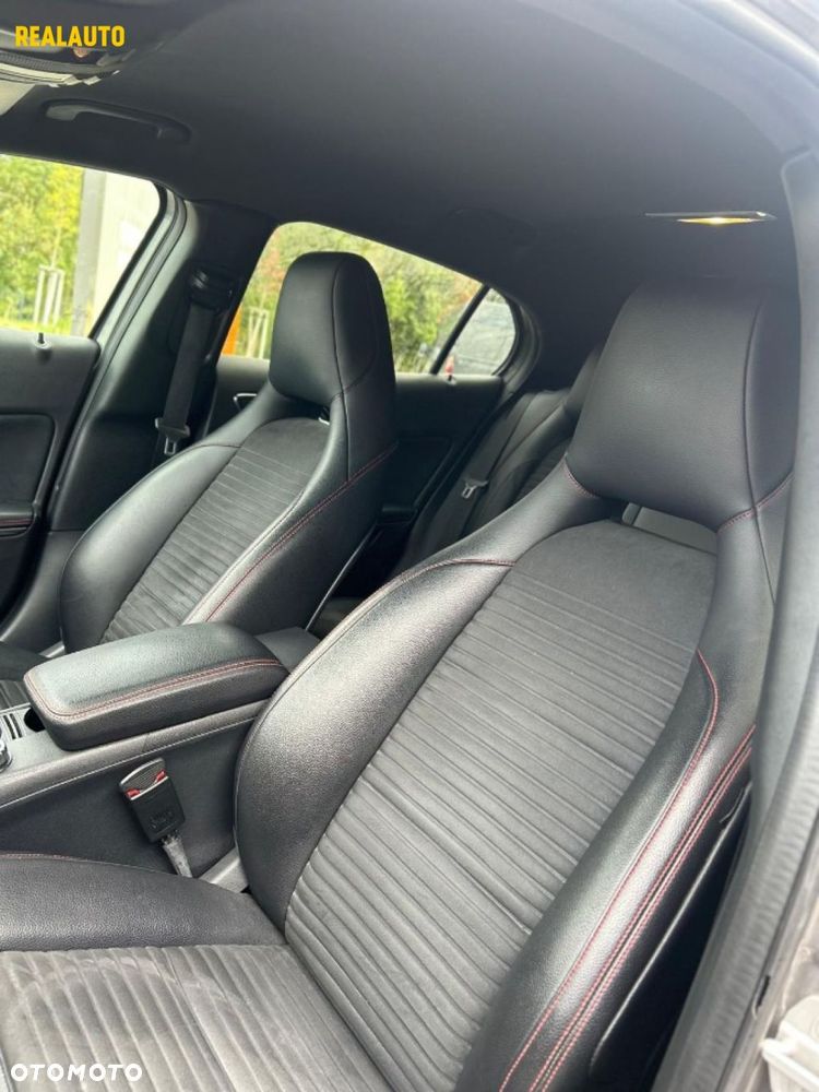 Mercedes-Benz GLA - 25