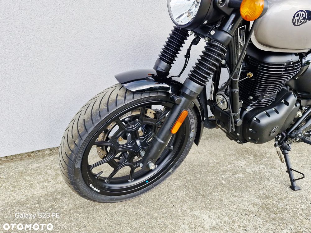 Royal Enfield HNTR - 12