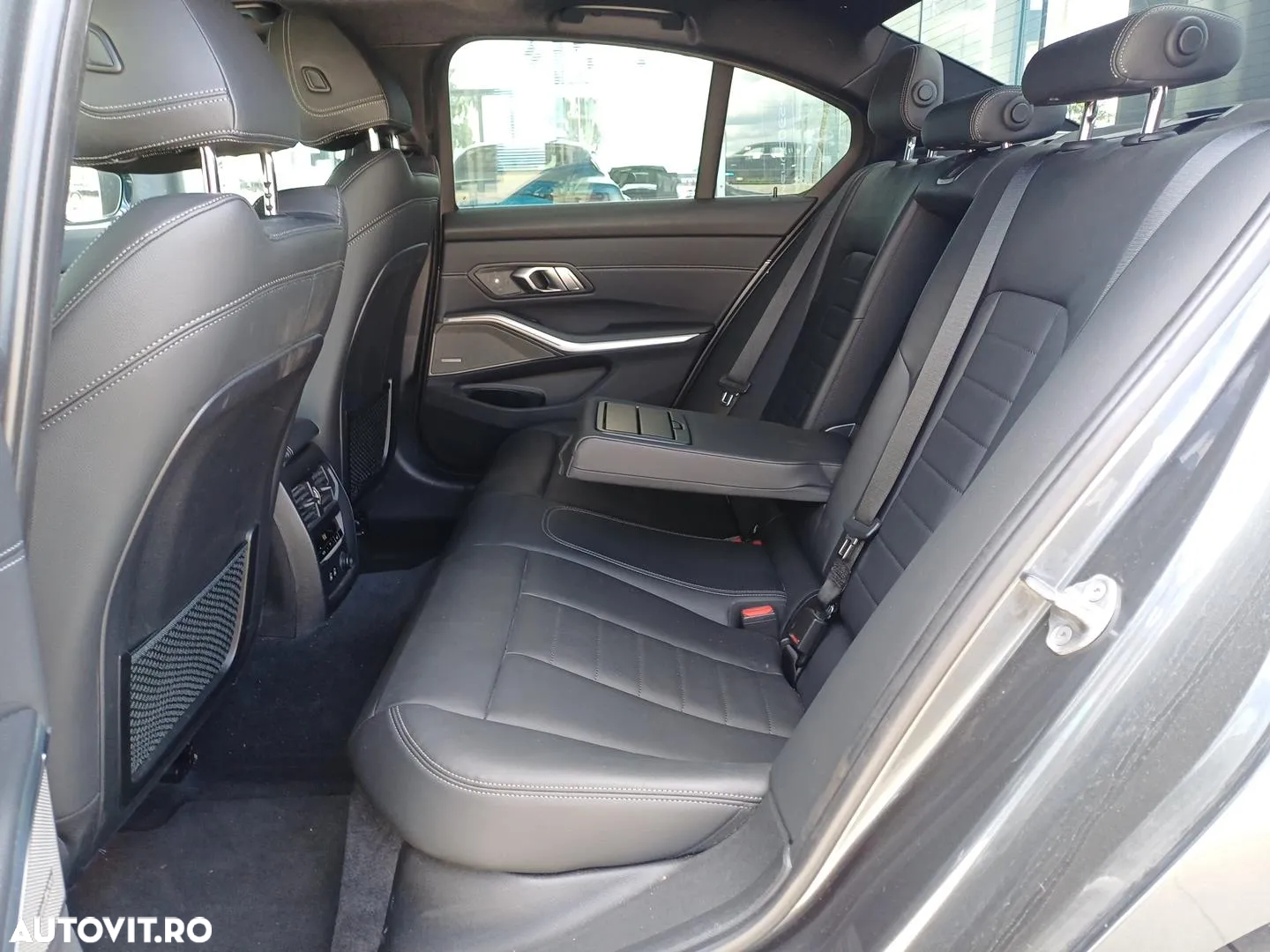 BMW Seria 3 330e Aut. Advantage - 23