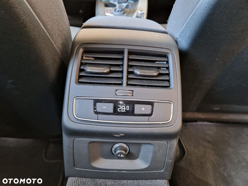 Audi A4 Limousine 35 TFSI mHEV Advanced S tronic - 12