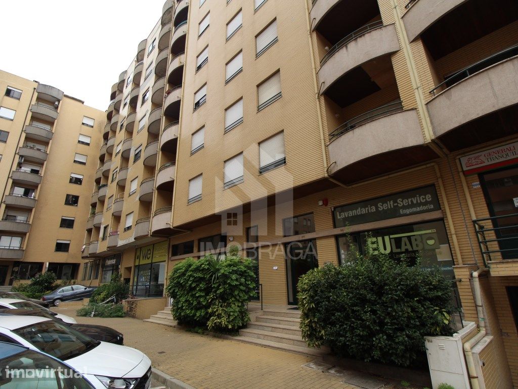 Apartamento T1+1 com Garagem, São Victor, Braga