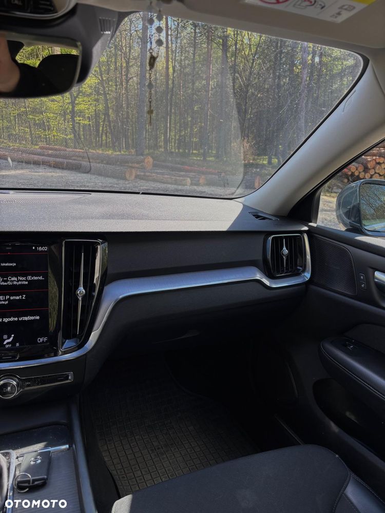Volvo V60 T4 Momentum - 29