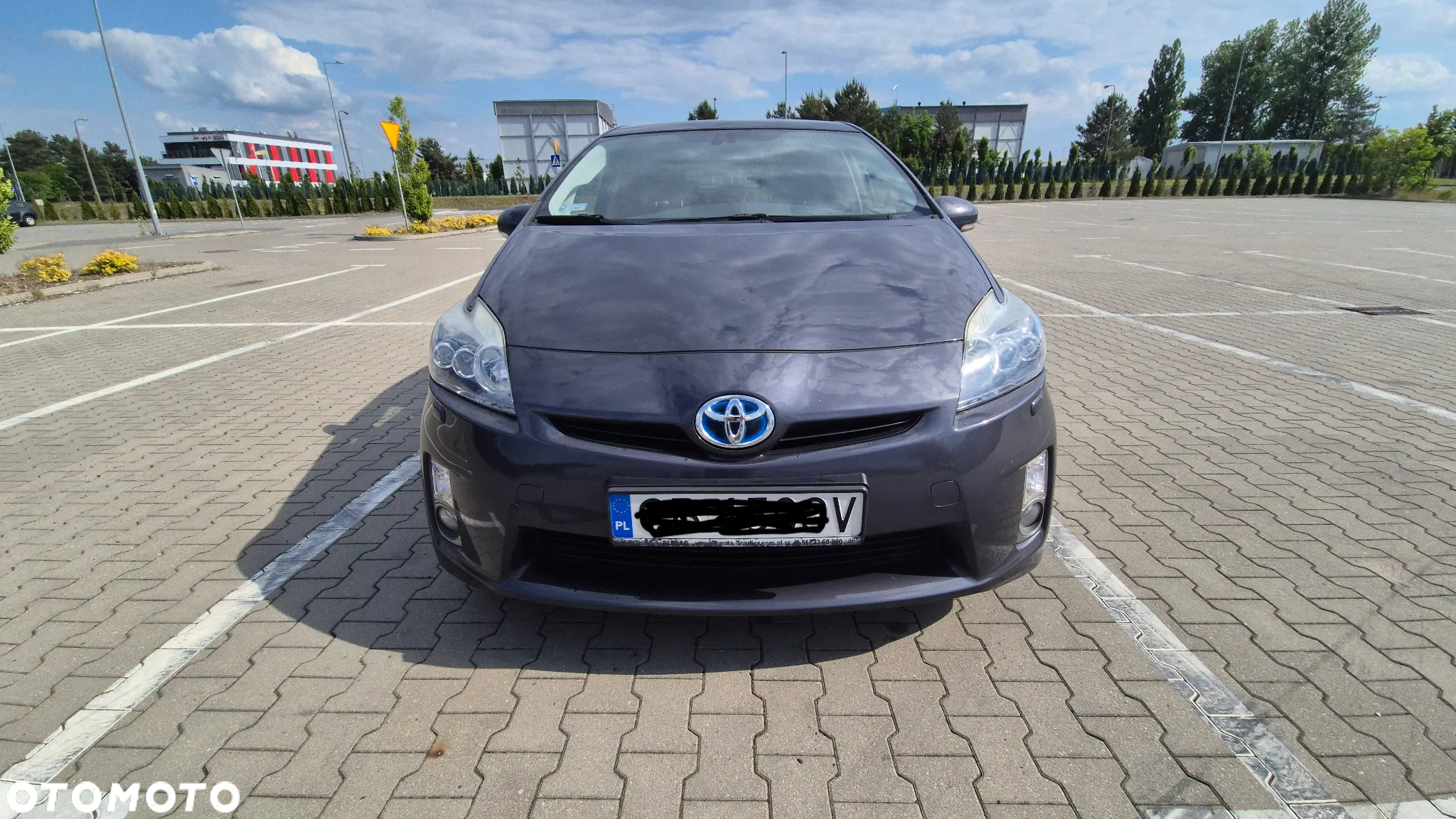 Toyota Prius (Hybrid) Executive - 2